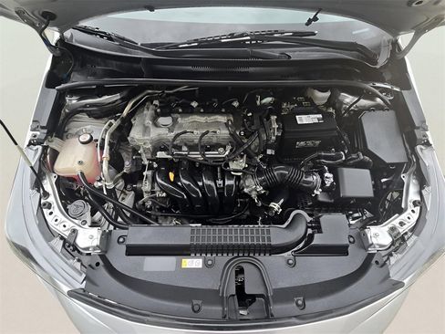 Used 2022 Toyota Corolla LE image 5