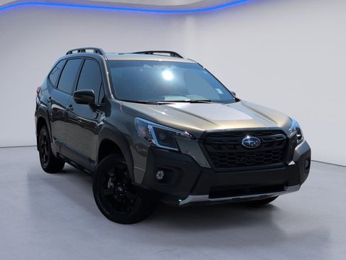 Used 2025 Subaru Forester Wilderness w/ Convenience Package AWD/4WD image 2