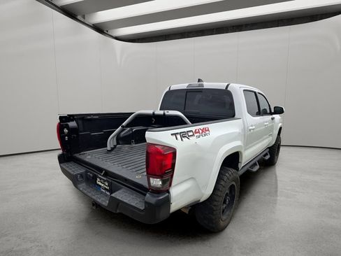 Used 2020 Toyota Tacoma TRD Sport w/ Technology Package AWD/4WD image 4