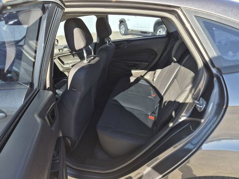 Used 2018 Ford Fiesta SE image 9