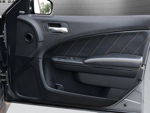 Used 2018 Dodge Charger R/T image 19