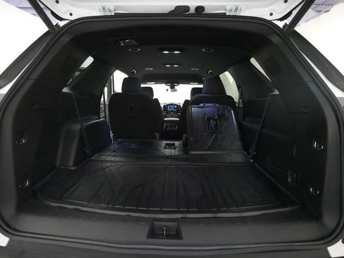 Used 2023 Chevrolet Traverse LT w/ LPO, Floor Liner Package image 10