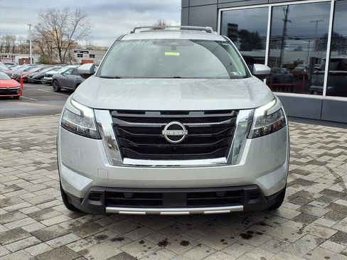 Certified 2023 Nissan Pathfinder SL image 9
