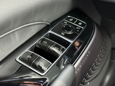 Used 2024 Cadillac Lyriq Sport AWD/4WD image 31