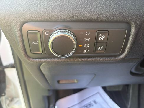 Used 2021 Ford Explorer XLT AWD/4WD image 11