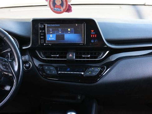 Used 2018 Toyota C-HR XLE FWD image 34