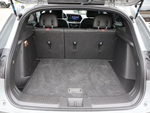 Used 2024 Chevrolet Trax RS w/ Driver Confidence Package FWD image 31