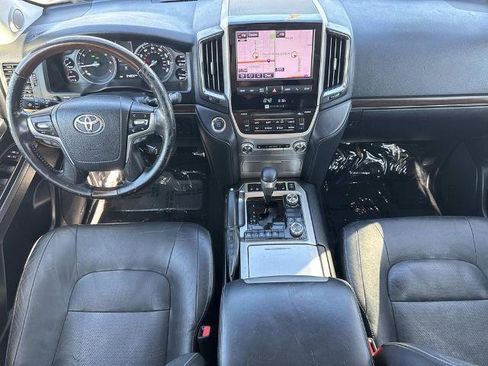 Used 2020 Toyota Land Cruiser image 8