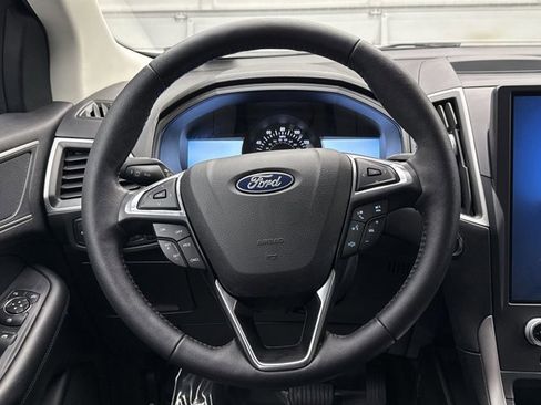 Used 2022 Ford Edge SEL w/ Convenience Package image 12