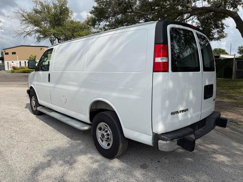 Used 2025 GMC Savana 2500 w/ Driver Convenience Package RWD image 3