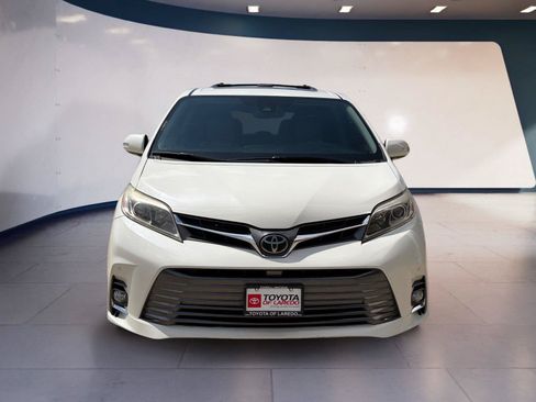 Used 2018 Toyota Sienna Limited FWD image 8