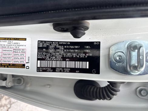 Used 2021 Toyota 4Runner SR5 AWD/4WD image 29