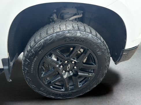 Used 2022 Chevrolet Silverado 1500 Custom Trail Boss AWD/4WD image 19