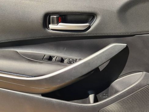 Used 2020 Toyota Corolla SE w/ SE Premium Package image 17