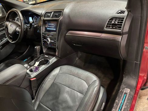 Used 2018 Ford Explorer Sport w/ Equipment Group 401A image 34