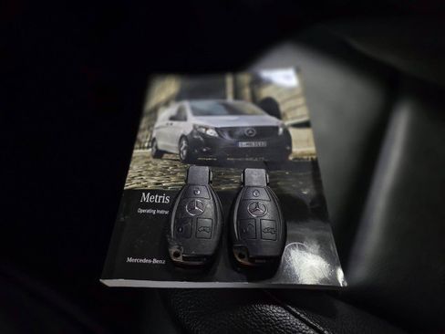 Used 2019 Mercedes-Benz Metris Passenger image 37