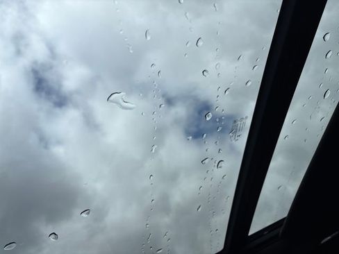 Used 2023 GMC Yukon XL SLT w/ SLT Premium Package image 15