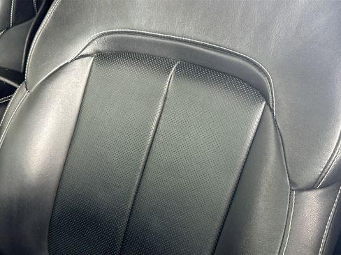 Used 2023 Jeep Grand Cherokee Limited w/ Luxury Tech Group II image 20