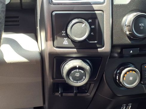 Used 2016 Ford F150 XLT w/ Equipment Group 302A Luxury AWD/4WD image 24