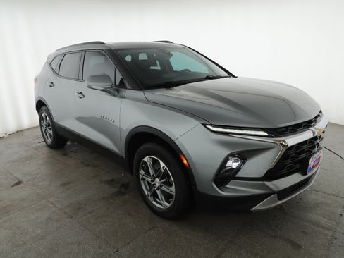 Used 2023 Chevrolet Blazer LT w/ Convenience Package FWD image 3