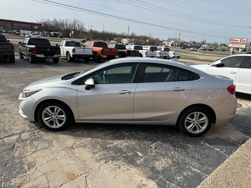 Used 2016 Chevrolet Cruze LT w/ Convenience Package image 6