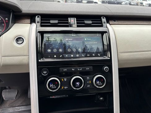 Used 2018 Land Rover Discovery HSE Luxury AWD/4WD image 16