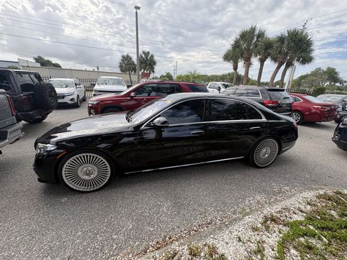 Used 2024 Mercedes-Benz S 580 4MATIC Sedan image 2
