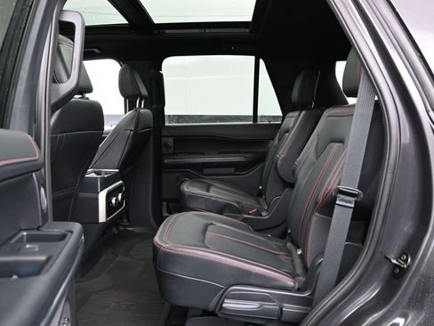 Used 2023 Ford Expedition Limited image 21
