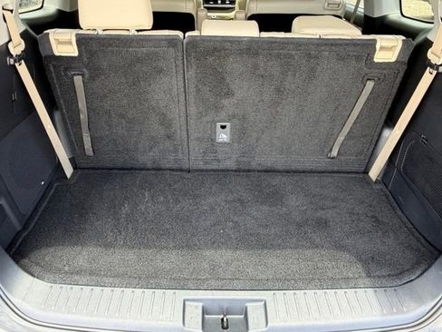 Used 2023 Toyota Highlander Limited AWD/4WD image 17