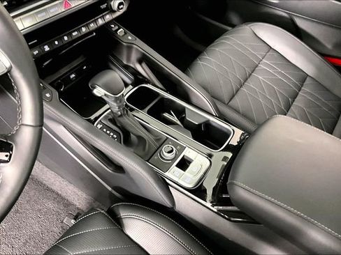 Certified 2025 Kia Telluride SX Prestige X-Line AWD/4WD image 17