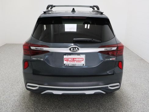 Used 2021 Kia Seltos SX w/ SX Sunroof Package AWD/4WD image 8