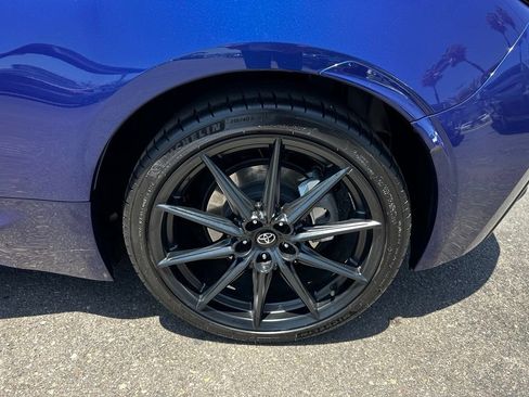 Used 2024 Toyota GR86 Premium RWD image 7