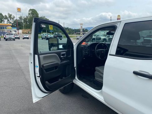 Used 2019 Chevrolet Silverado 2500 W/T AWD/4WD image 5