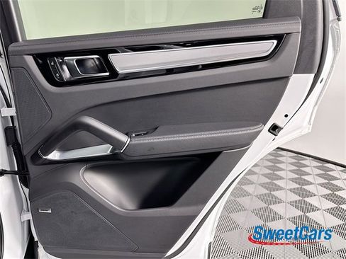 Used 2023 Porsche Cayenne Turbo image 46