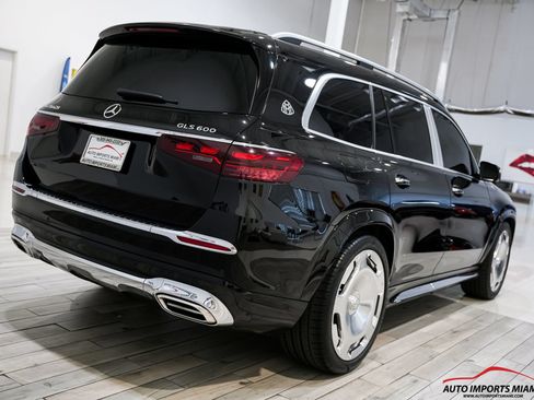 Used 2024 Mercedes-Benz Maybach GLS 600 4MATIC image 25