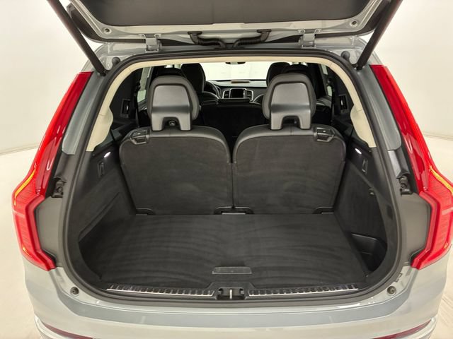 Used 2024 Volvo XC90 B5 Core AWD/4WD image 17
