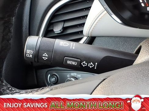 Used 2020 Chevrolet Trax LT w/ LT Convenience Package image 28