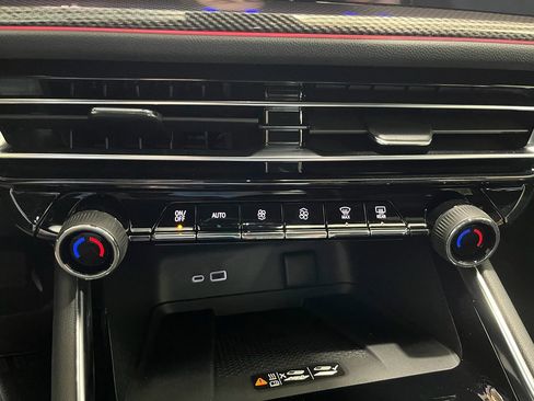 New 2026 Chevrolet Traverse High Country w/ LPO, Floor Liner Package FWD image 29