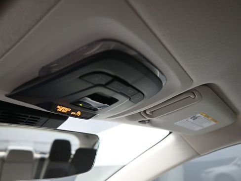 Used 2025 Toyota Corolla LE image 10