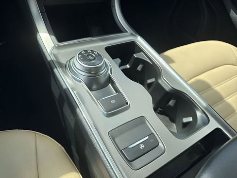 Used 2022 Ford Edge SEL w/ Convenience Package image 16