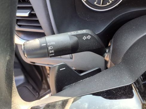 Used 2023 Nissan Rogue SV FWD image 10