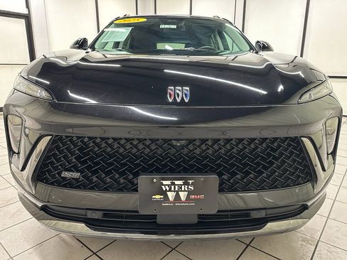 Certified 2025 Buick Envision Sport Touring image 12