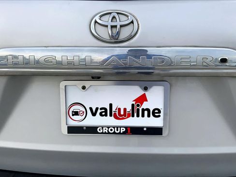 Used 2013 Toyota Highlander Plus FWD image 9