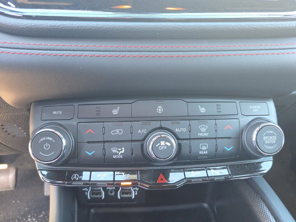 Used 2025 Dodge Durango GT AWD/4WD image 15