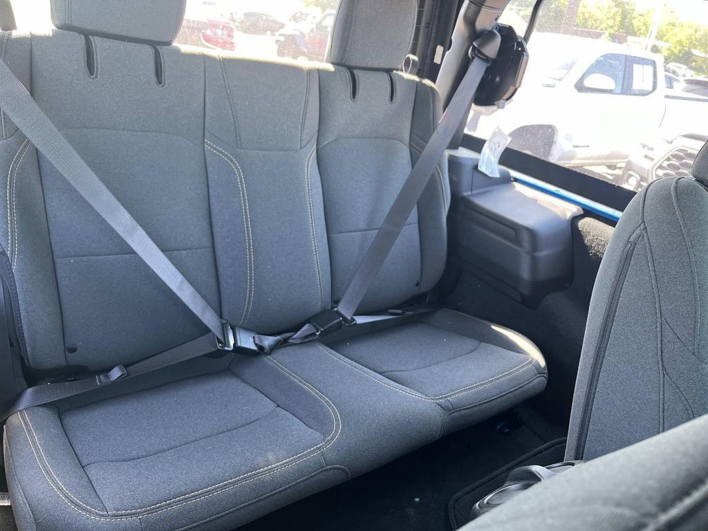 Used 2024 Jeep Wrangler Sport AWD/4WD image 19