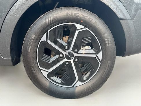 Certified 2025 Kia Niro EX FWD image 34