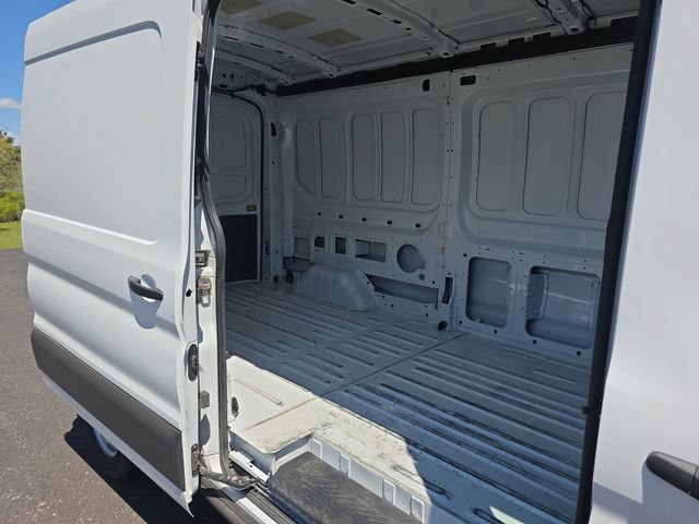 Used 2024 Ford Transit 250 148 Medium Roof RWD image 25