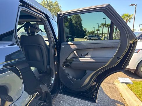 New 2026 Land Rover Range Rover Sport Dynamic SE AWD/4WD image 17