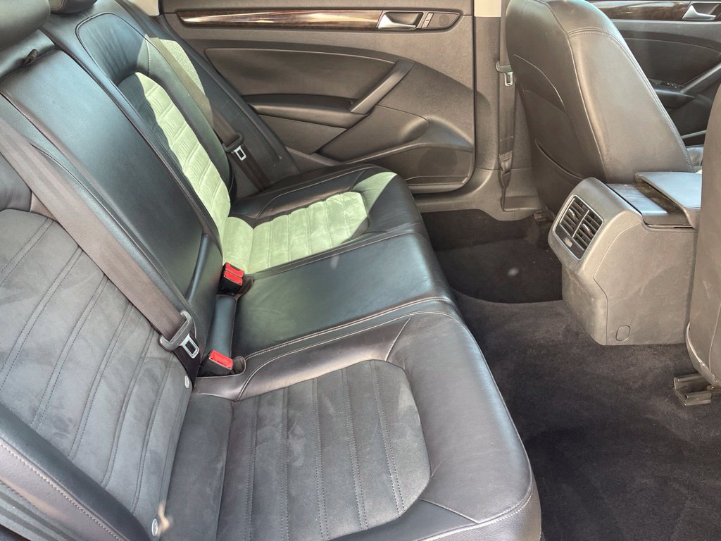 Used 2014 Volkswagen Passat TDI SEL Premium FWD image 23