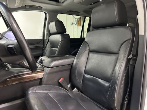 Used 2019 Chevrolet Suburban LT AWD/4WD image 24